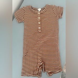 GUC Kate Quinn 2T short suit